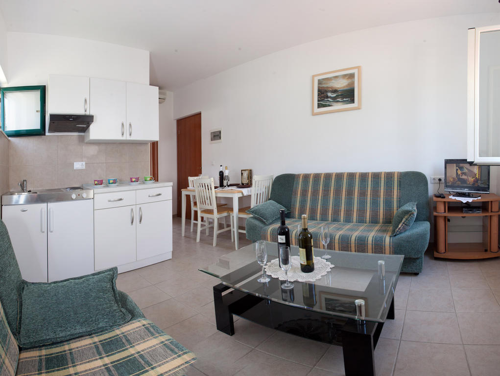 Yacht Beach Apartments Kaštela Chambre photo
