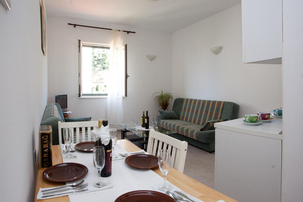 Yacht Beach Apartments Kaštela Chambre photo