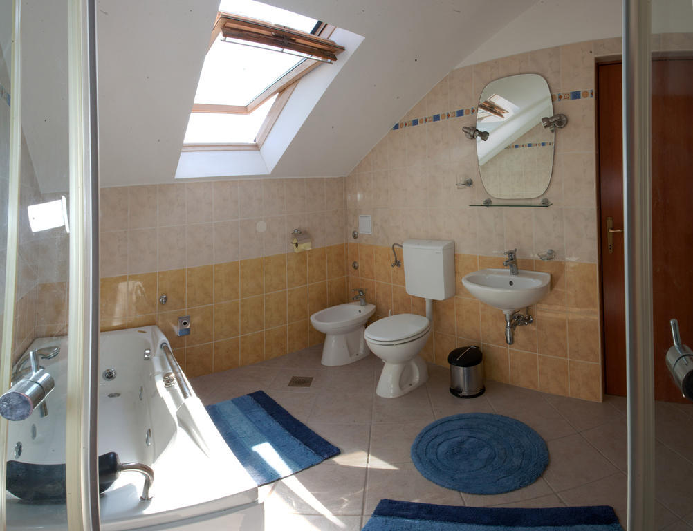 Yacht Beach Apartments Kaštela Extérieur photo