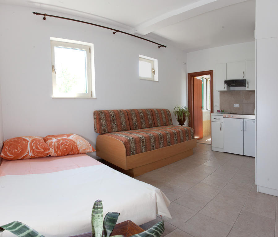Yacht Beach Apartments Kaštela Chambre photo
